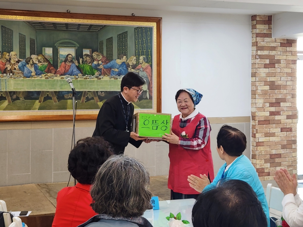 240509_어버이날행사 (74).jpg