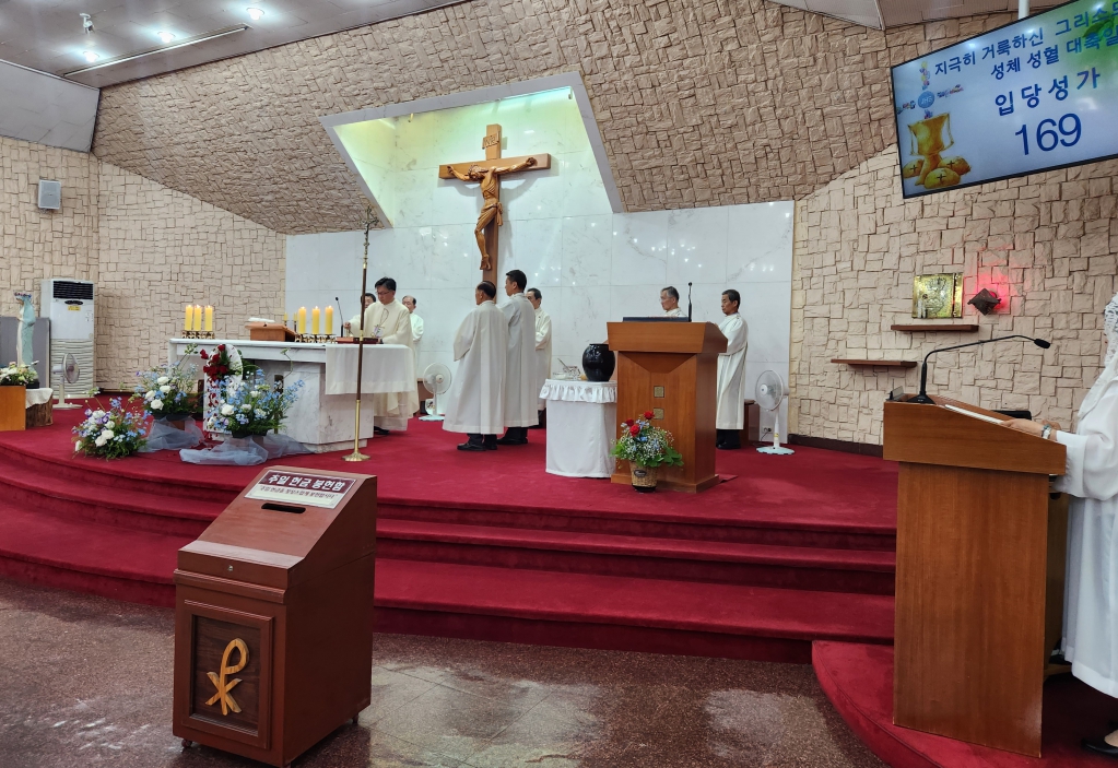 240602_성체성혈대축일 (2).jpg